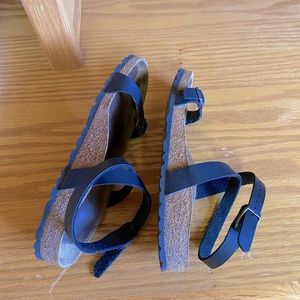 Birkenstock Women’s Ankle wrap Sandals in black- size 36 (5-5 1/2)